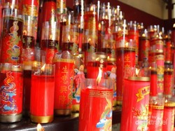 Menikmati Euforia Imlek di Kelenteng Tertua di Banten