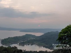 Menikmati Keindahan Sunset di Waduk Jatigede