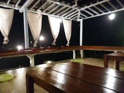 Menikmati Malam Berkabut di ketinggian Bandung