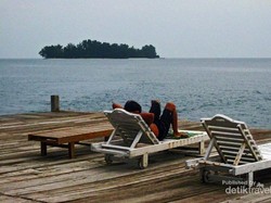 Menikmati Malam yang Tenang di Pulau Kotok