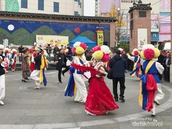 Menikmati Musim Gugur di Korea Selatan dengan Musik Petani