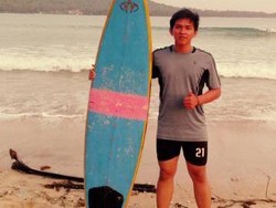 Menikmati Surfing di Teluk Dalam, Nias Selatan