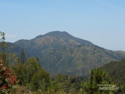 Menjejakkan Kaki di Gunung Favorit Para Pendaki, di Manakah?