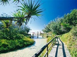 Menjelajah Pulau Pasir Terbesar di Dunia