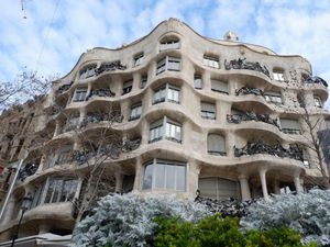 Menjelajahi Barcelona, Kota dengan Arsitektur yang Menawan