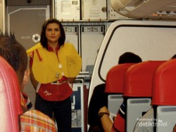 Menonton Pramugari AirAsia Latihan & Basah-basahan