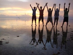 Menutup Liburan dengan Sunset Pantai Tanjung Setia