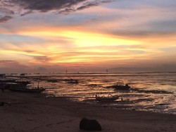 Menyambut Fajar di Sanur, Bali