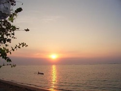 Menyambut Mentari di Pantai Sanur, Bali