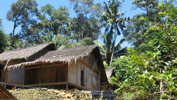 Menyikapi Kehidupanl Baduy Dalam dan Baduy Luar