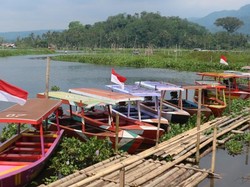 Menyusuri Danau Rawa Pening, Seru Juga