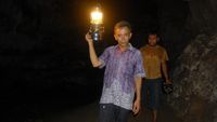 Menyusuri Goa Petruk Bersama Sang Juru Kunci
