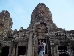 Menyusuri Lorong Waktu di Kuil Bayon Siem Reap