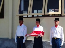 Merah Putih Berkibar di Perbatasan Indonesia