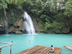 Merasakan Segarnya 3 Air Terjun di Kawasan Falls, Filipina
