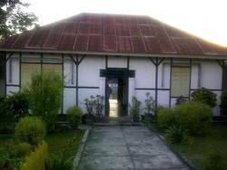 Merayakan HUT Bung Karno di 2 Rumah Pengasingannya