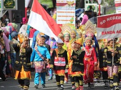 Meriahnya Pawai Budaya 17-an di Banda Aceh
