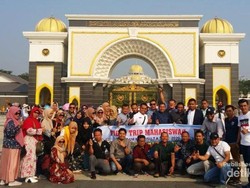 Miripnya Istana Negara Malaysia dan Indonesia