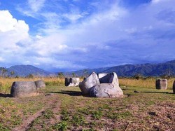 Misteri Batu Raksasa di Sulawesi Tengah