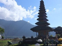 Mungkin Ini Pura Paling Terkenal di Bali