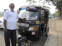 Naik Bajaj di Colombo, Ngacirrr...!