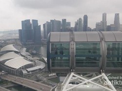 Naik Bianglala Terbesar Sedunia di Singapura