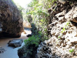 Naik Turun Tangga Demi Nikmati Pantai Keren di Bali