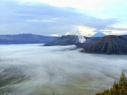 Negeri di Atas Awan Itu Bernama Bromo