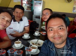 Negeri Seribu Warung Kopi