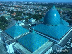 Ngabuburit di Ketinggian 99 Meter Surabaya