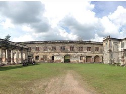 Ngawi yang Cantik Punya Benteng Instagrammable