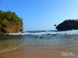 Ngeri, Ada Sudut Mistis di Pantai Srau Pacitan