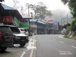 Nikmatnya Makan Jagung Bakar Sambil Memandang Kota Medan