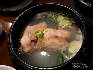 Nikmatnya Sup Ayam Ginseng Khas Korea