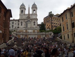 Nongkrong Sore di Piazza Spagna, Roma