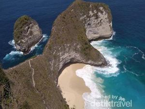 Nusa Penida dan 3 Wisata Alam Eksotisnya