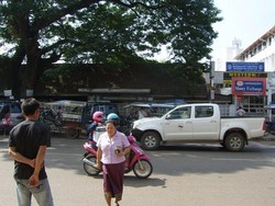 Nyaris Kehabisan Uang di Vientiane, Laos