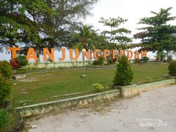 Nyore di Pantai Tanjung Pendam Belitung