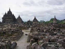 Oh Candi Plaosan.. Semoga Cantikmu Terus Berpendar