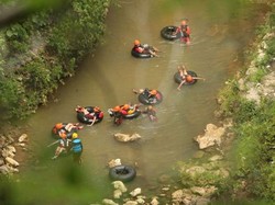 Pacu Adrenalin dengan Cave Tubing Kalisuci, Gunungkidul