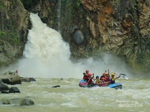 Pacu Adrenalin Lewat Arung Jeram di Aceh, Berani?