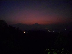 Pagi yang Syahdu di Punthuk Setumbu