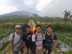 Panorama Indah Merbabu Lewat Jalur Suwanting