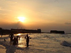 Pantai Alam Indah yang Indah dan Populer di Tegal