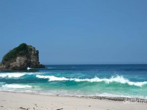 Pantai Asyik Buat Camping di Malang