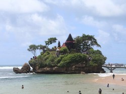 Pantai Balekambang, Tanah Lot dari Malang