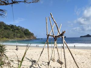 Pantai Cantik di Malang Itu Bernama Sendiki