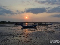Pantai di Probolinggo Juga Punya Sunset Menawan