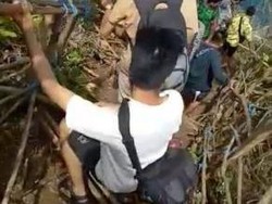 Pantai Kelingking Bali yang Cantik Tapi Berat Perjuangannya