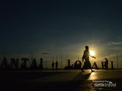 Pantai Losari, Tempat Terbaik Menikmati Sunset di Makassar